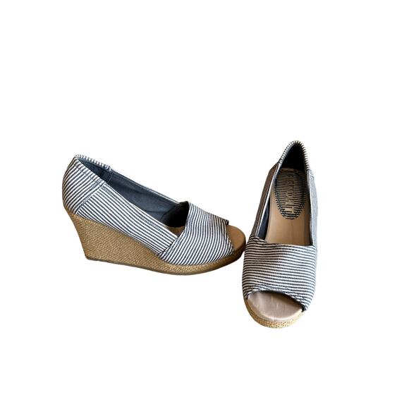 Report Open Toe Espadrille Wedge Heels Blue & White Stripe Canvas 6.5 - Picture 2 of 9
